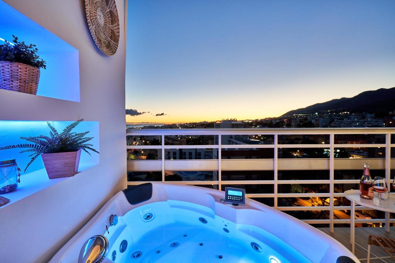 Sunset Beach Charming Apartment With Jacuzzi Torremolinos Dış mekan fotoğraf